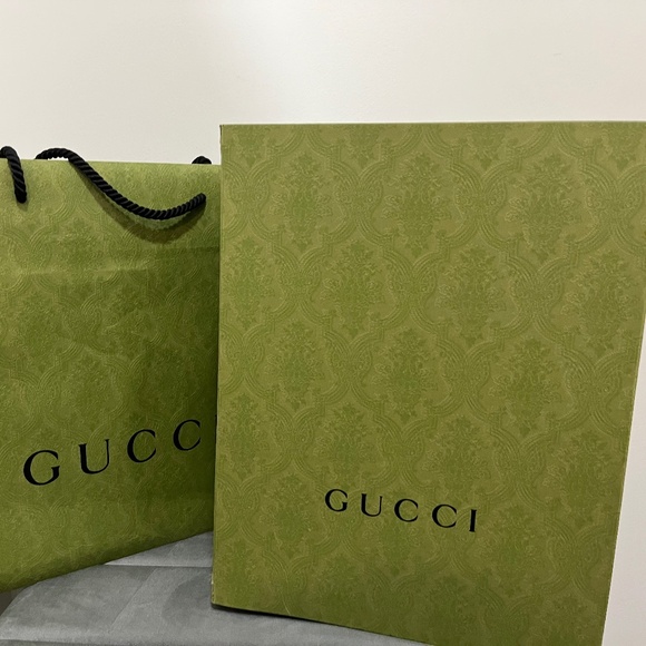 Gucci Box & Bag (storage) - Picture 1 of 4